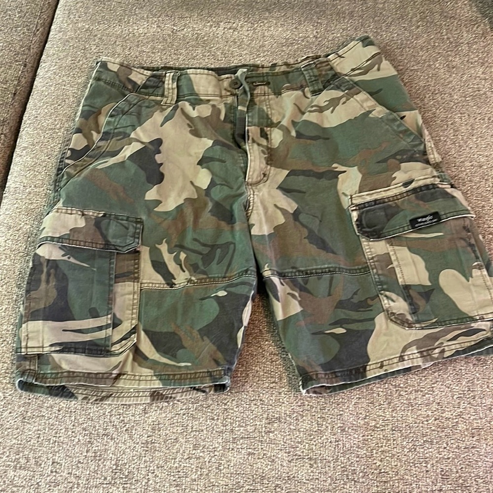 Mens Wrangler cargo shorts